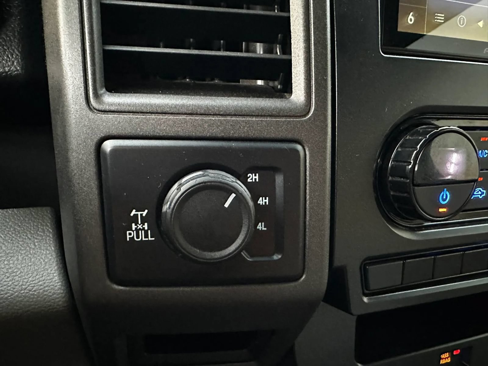 Used 2021 Ford F250 XL w/ STX Appearance Package AWD/4WD image 32