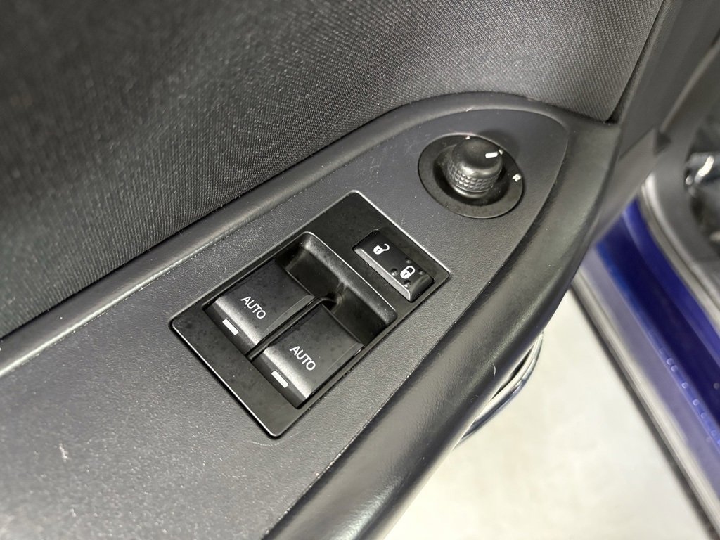 Used 2014 Dodge Challenger SXT image 15