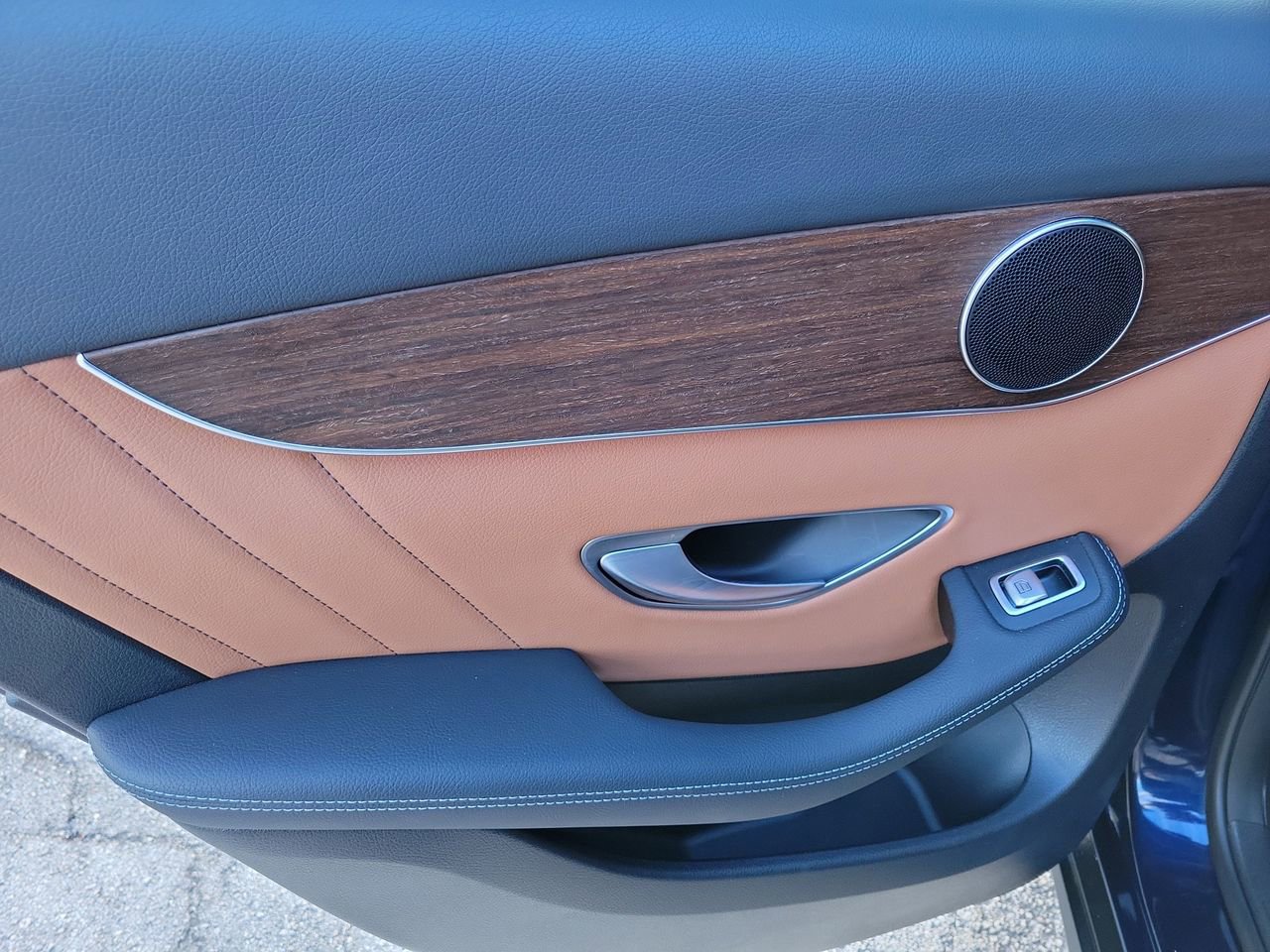 Used 2022 Mercedes-Benz GLC 300 image 11