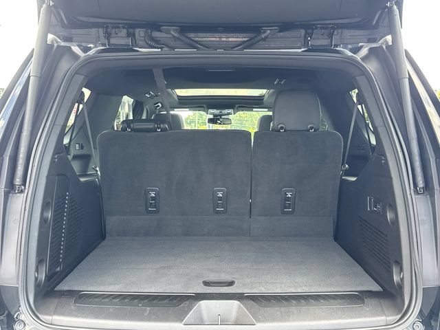 Used 2023 GMC Yukon XL SLT w/ SLT Premium Package AWD/4WD image 13