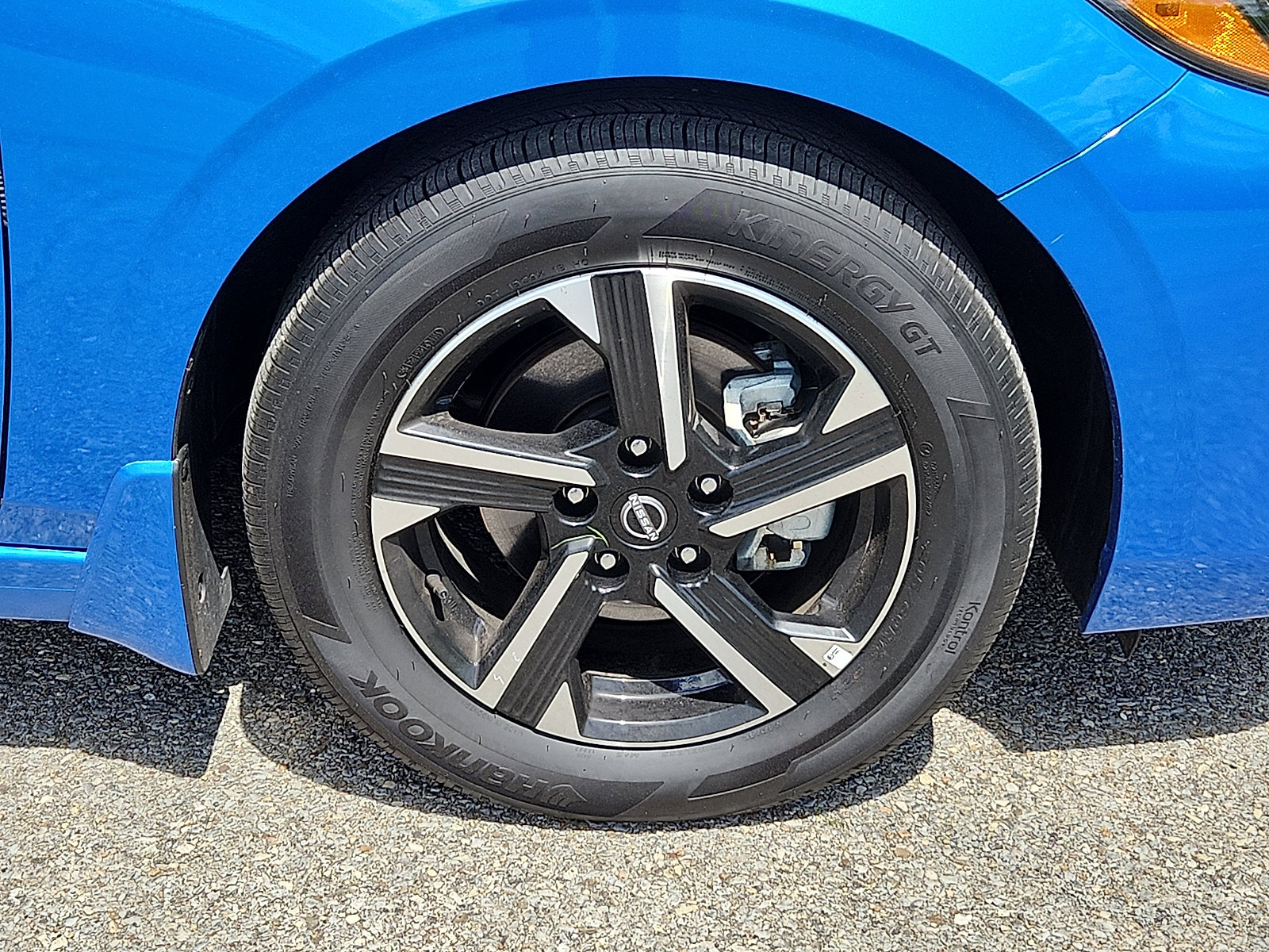 Used 2025 Nissan Sentra SV FWD image 8