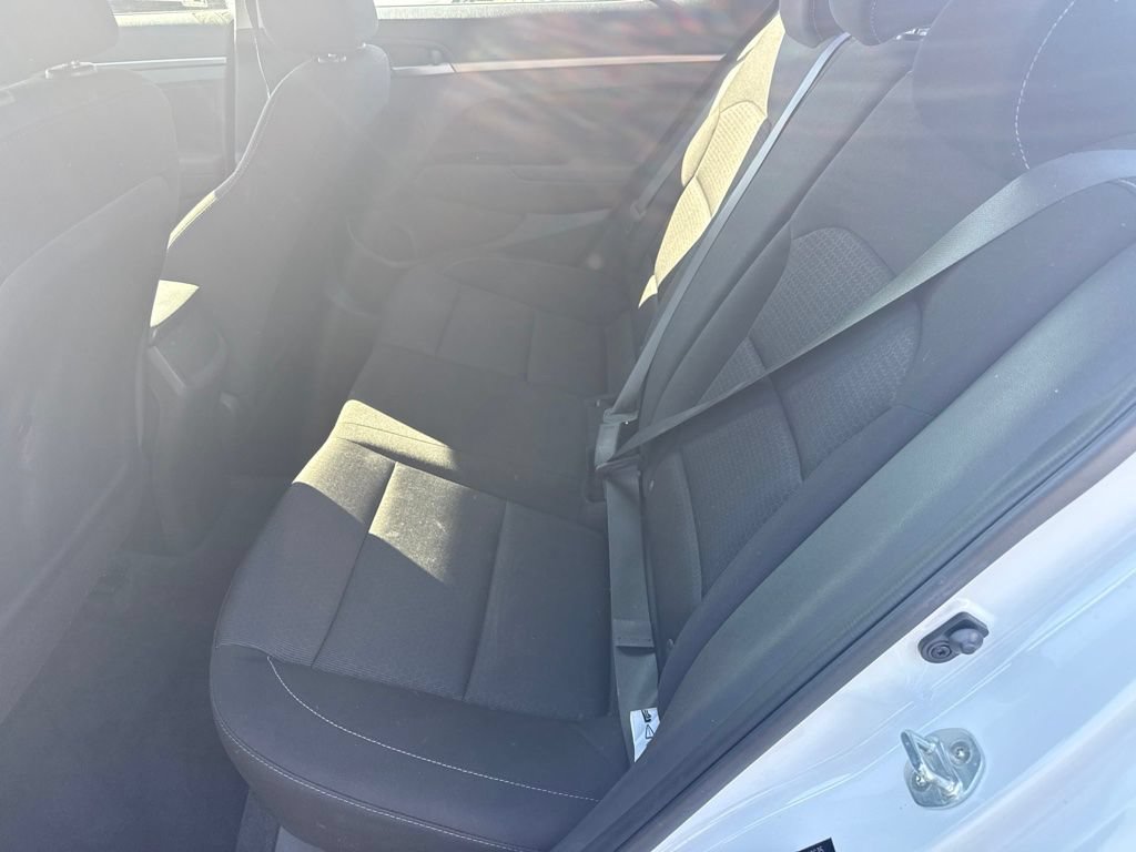 Used 2018 Hyundai Elantra SE FWD image 15