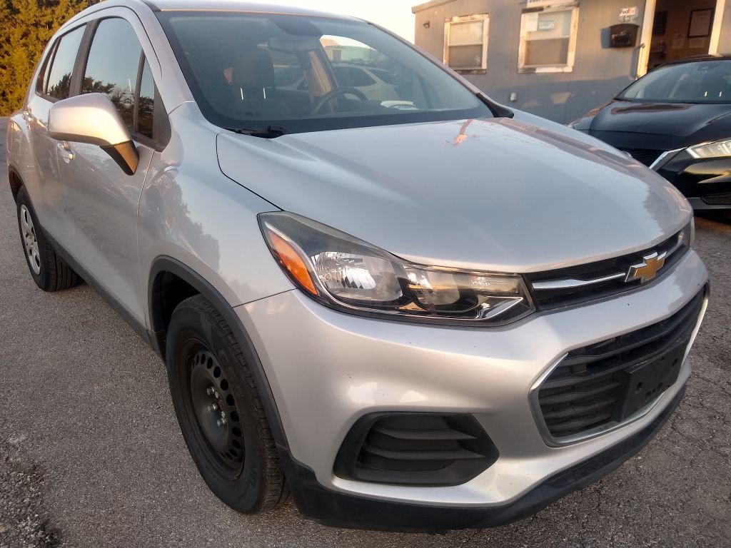 Used 2018 Chevrolet Trax LS image 4