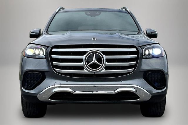 Used 2024 Mercedes-Benz GLS 450 4MATIC image 3