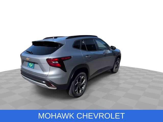 Used 2025 Chevrolet Trax LT w/ LT Convenience Package image 9