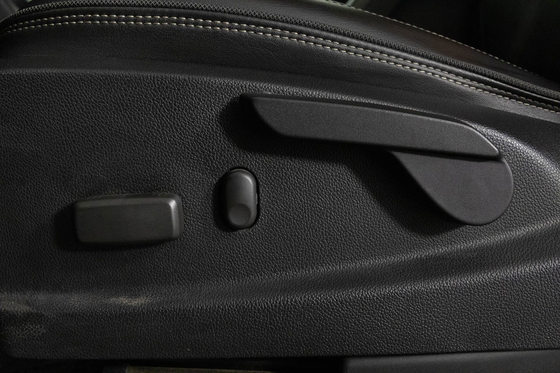 Used 2018 GMC Canyon Denali image 19