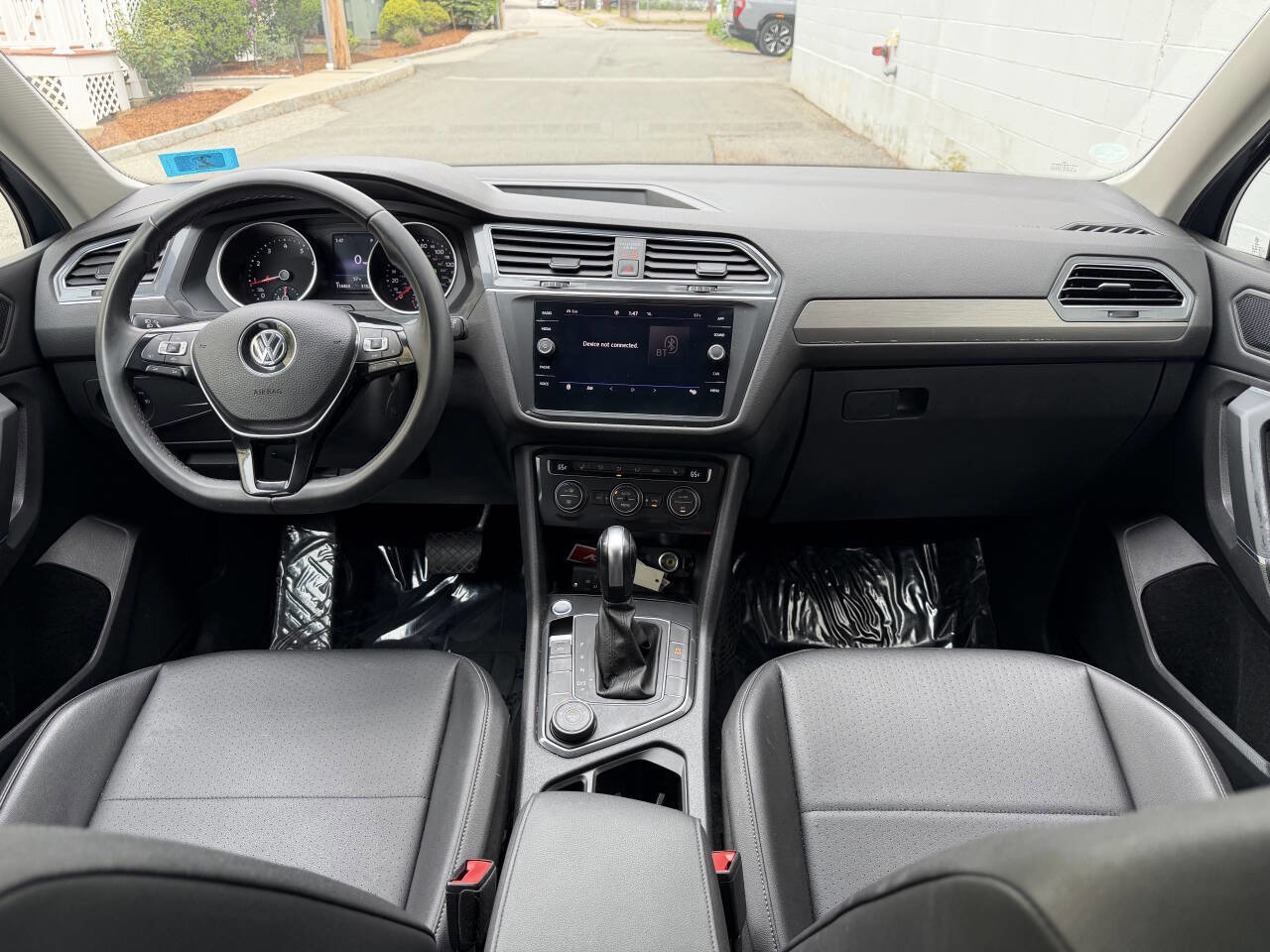 Used 2020 Volkswagen Tiguan SE AWD/4WD image 24