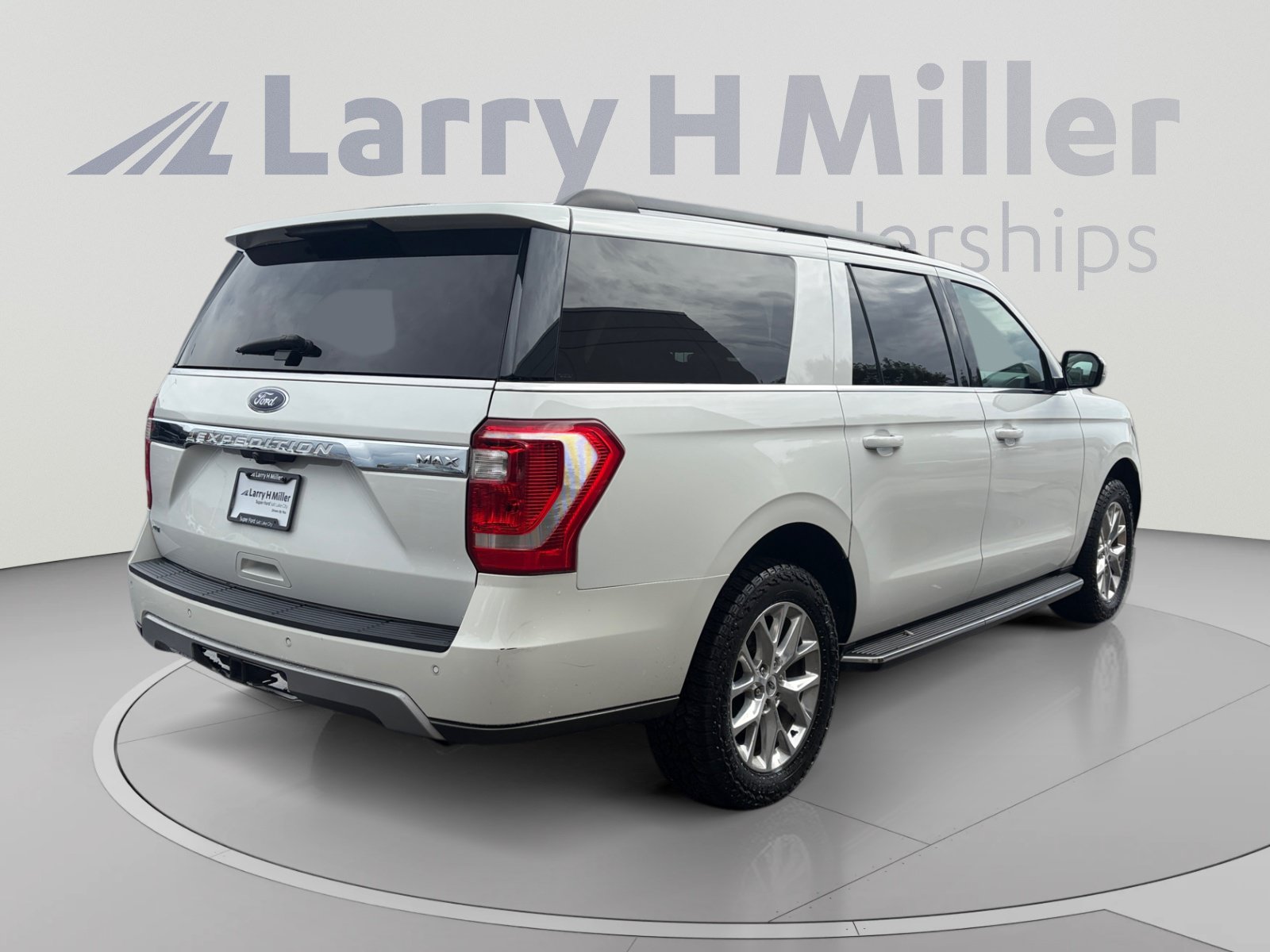 Used 2020 Ford Expedition Max XLT w/ Equipment Group 202A AWD/4WD image 5