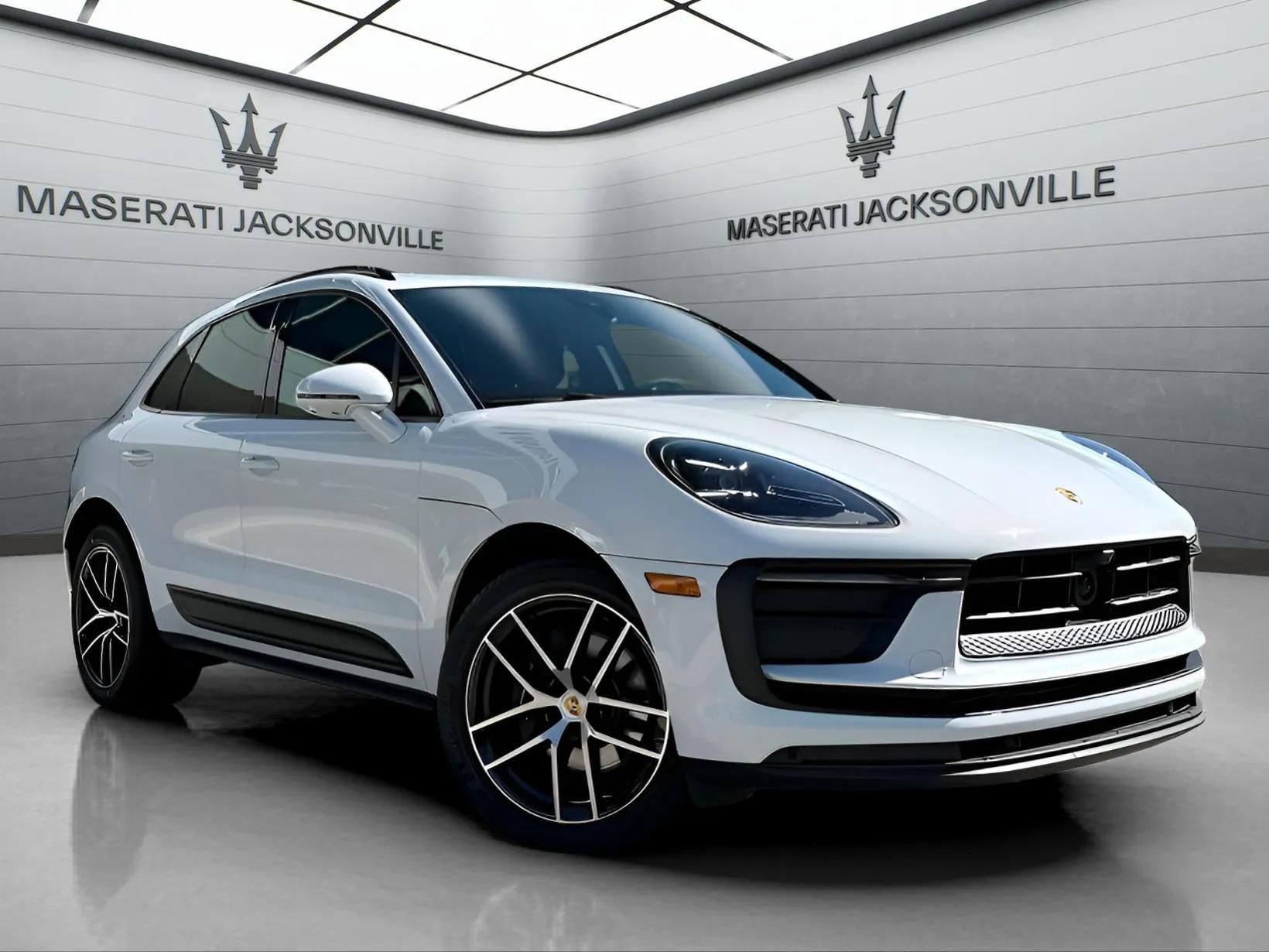 Used 2024 Porsche Macan image 46
