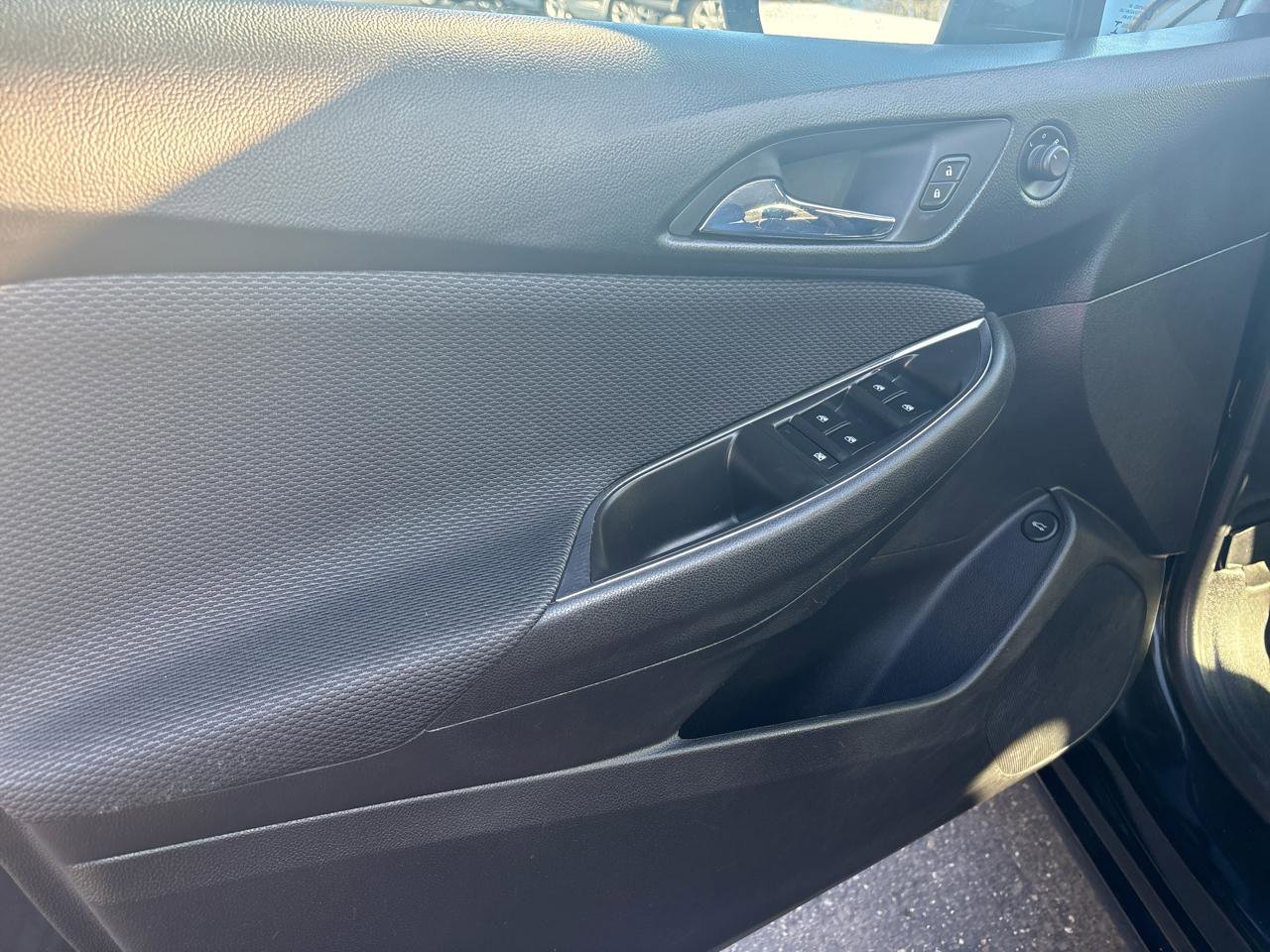 Used 2016 Chevrolet Cruze LT image 8