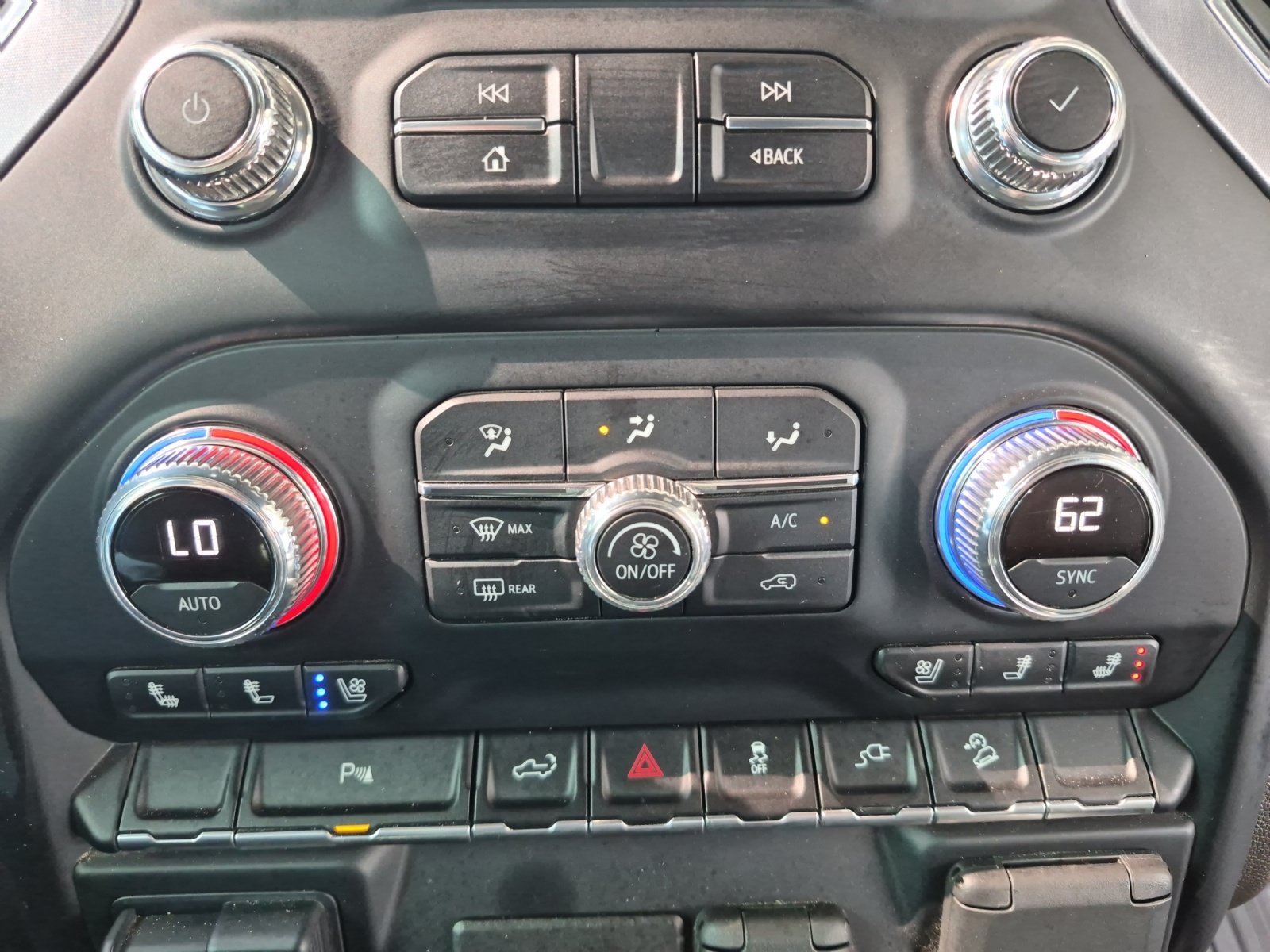 Used 2022 GMC Sierra 1500 SLT AWD/4WD image 18