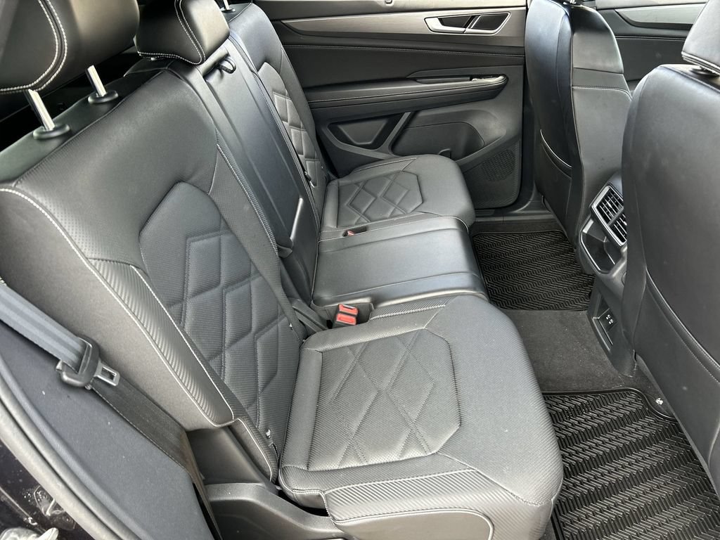 Used 2024 Volkswagen Atlas Cross Sport SE FWD image 26