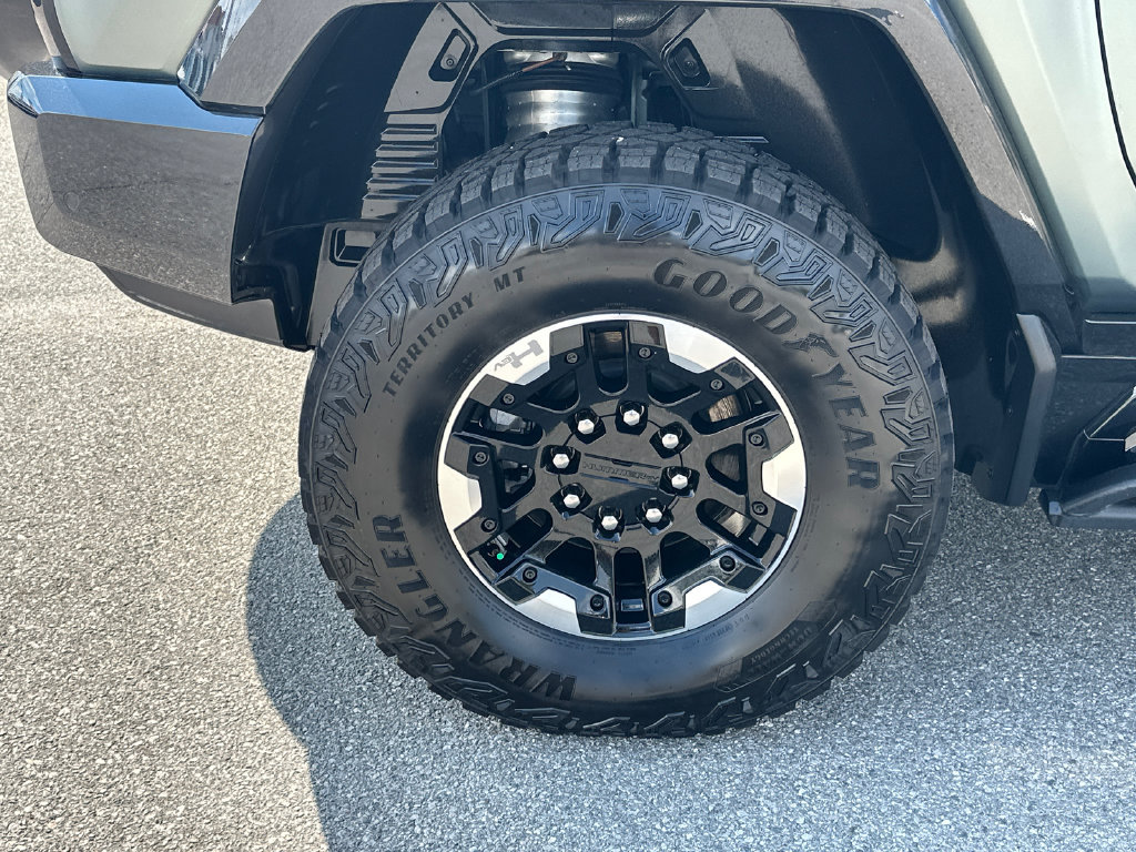 Used 2024 GMC Hummer EV 3X w/ Extreme Off-Road Package AWD/4WD image 17