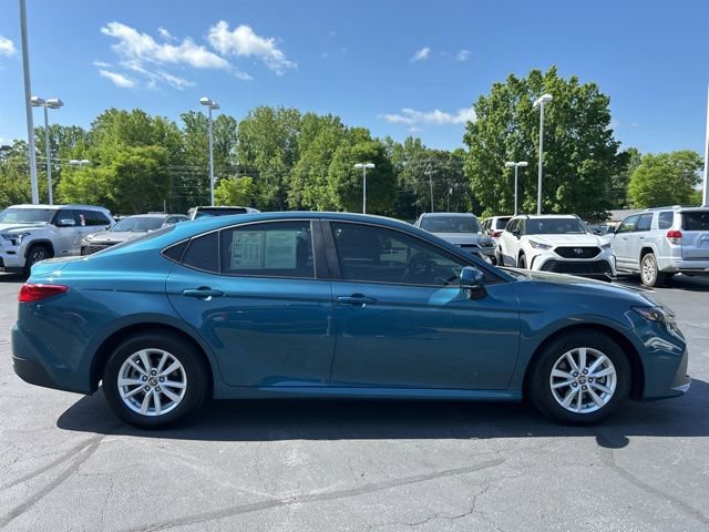 Used 2025 Toyota Camry LE FWD image 5