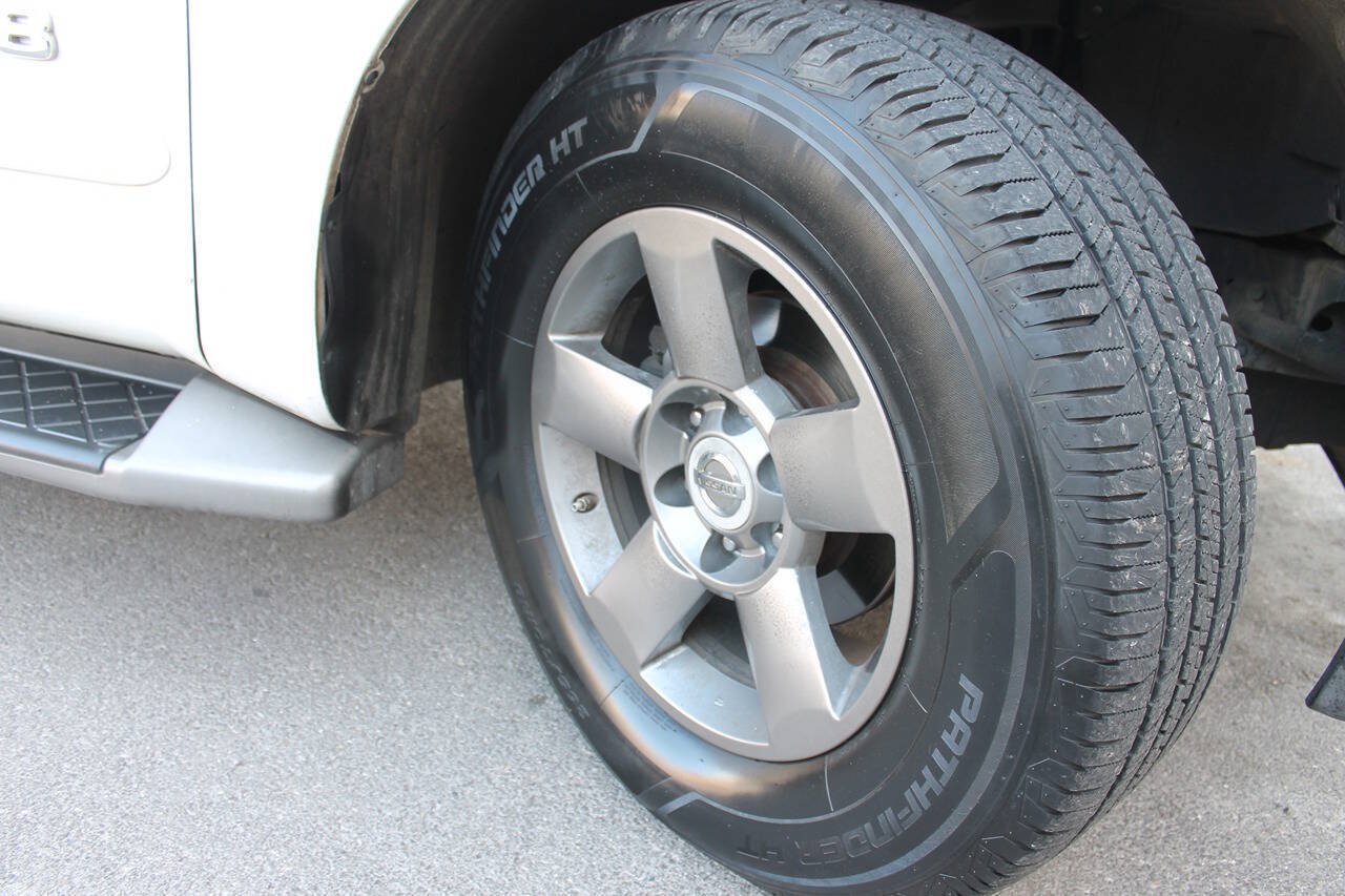 Used 2005 Nissan Armada SE w/ (S01) Journey Pkg (SE) AWD/4WD image 12