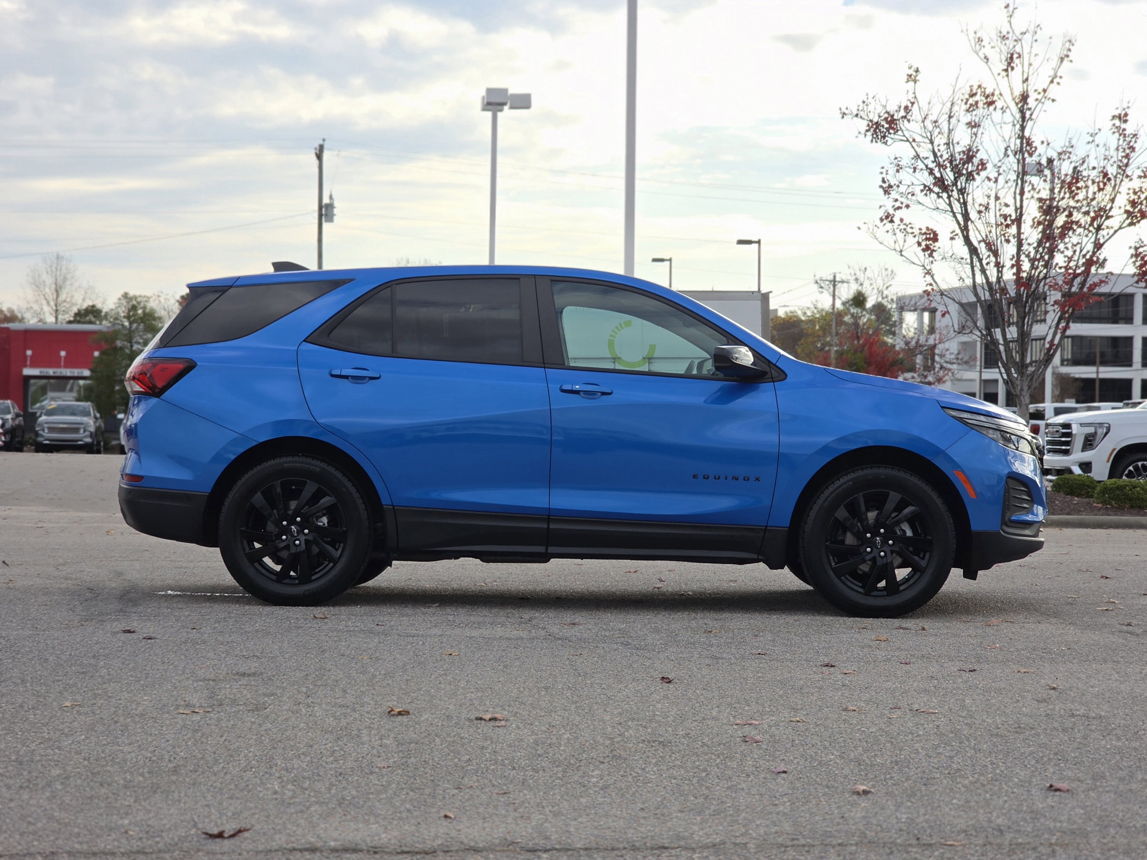 Used 2024 Chevrolet Equinox LS w/ LS Convenience Package image 8