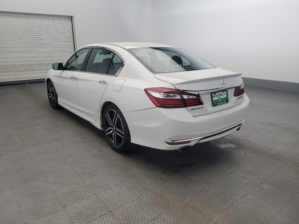 Used 2017 Honda Accord Sport image 5