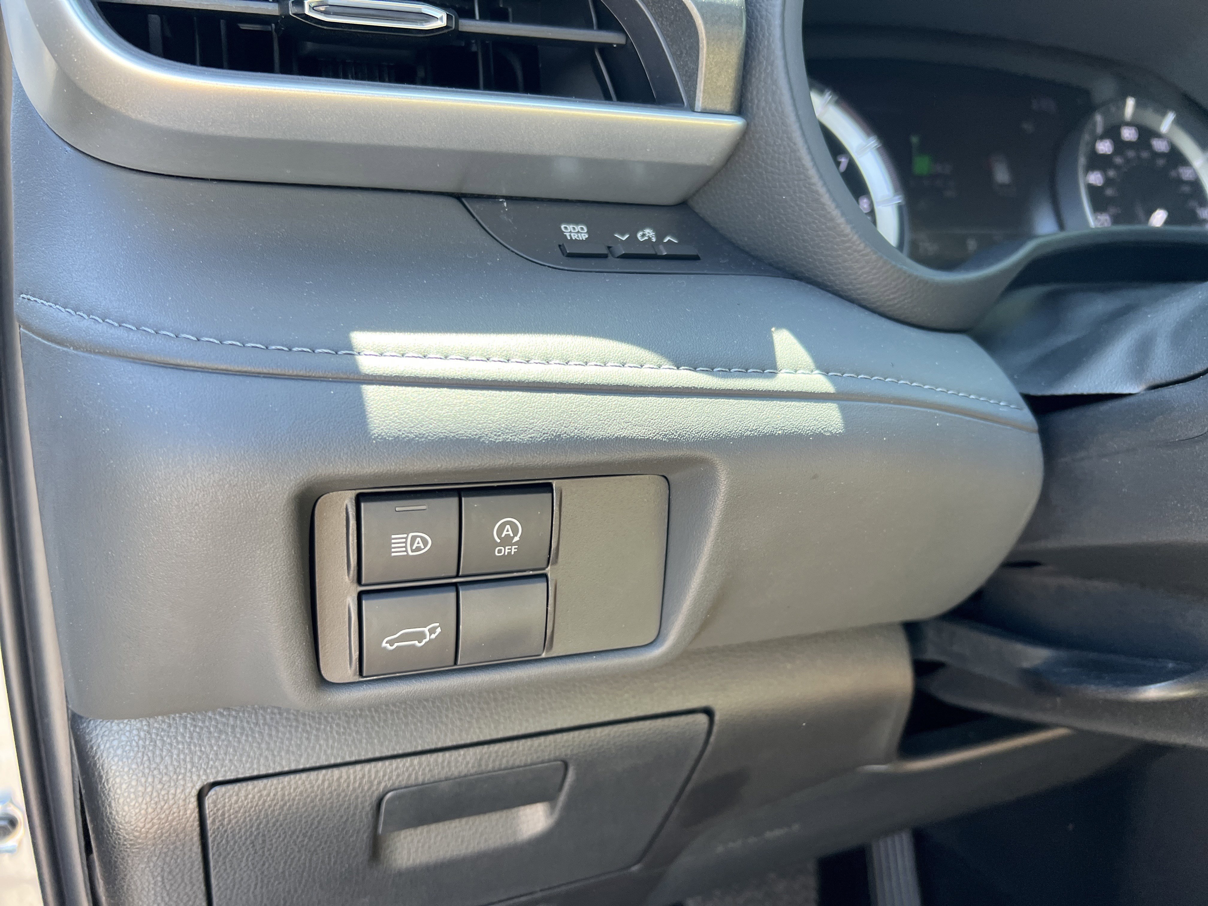 Certified 2024 Toyota Highlander LE AWD/4WD image 13