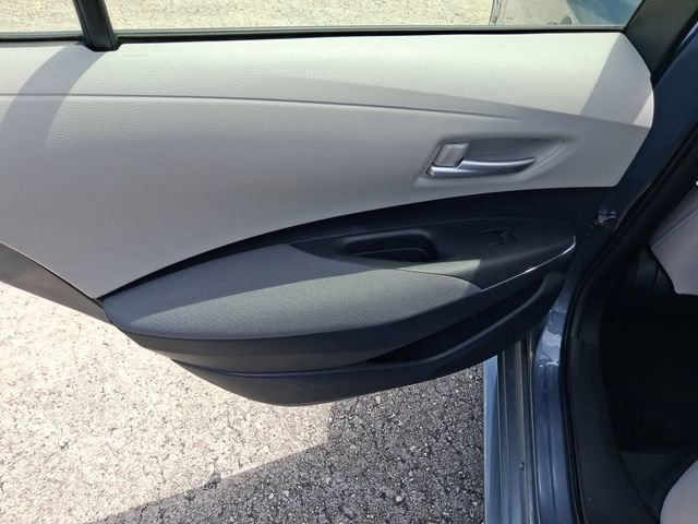 Used 2021 Toyota Corolla LE image 9