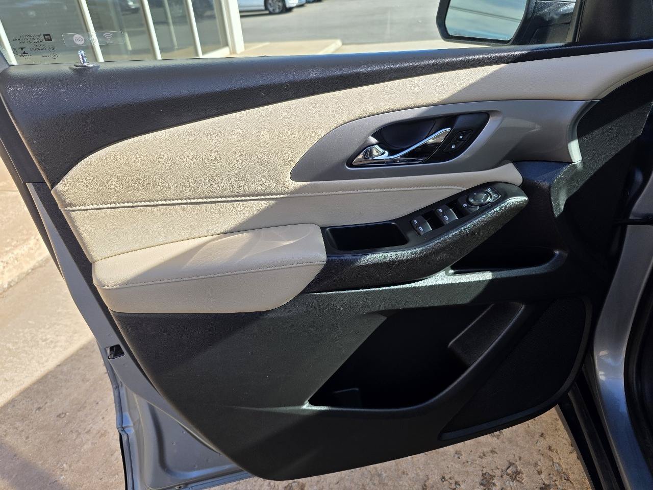 Used 2023 Chevrolet Traverse LS w/ Safety Package AWD/4WD image 11
