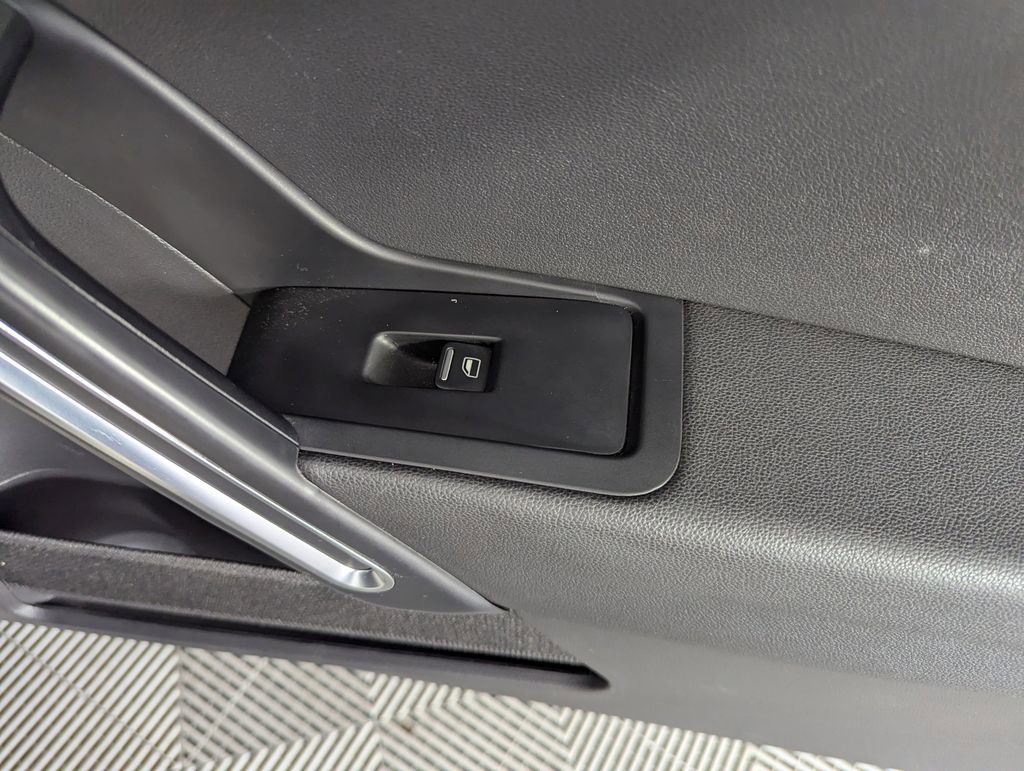 Used 2016 Volkswagen Beetle 1.8T SE image 33