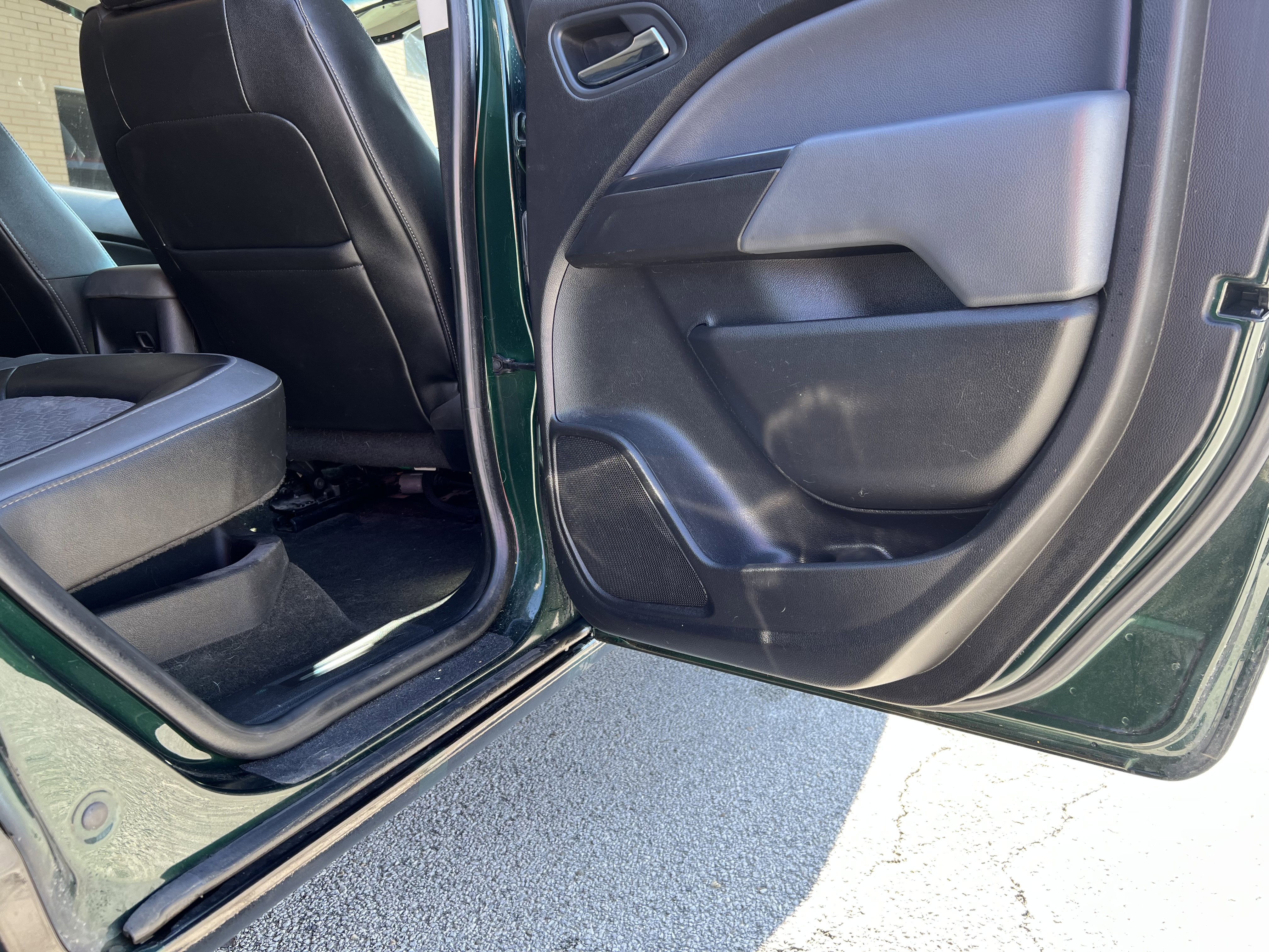 Used 2015 Chevrolet Colorado Z71 AWD/4WD image 21