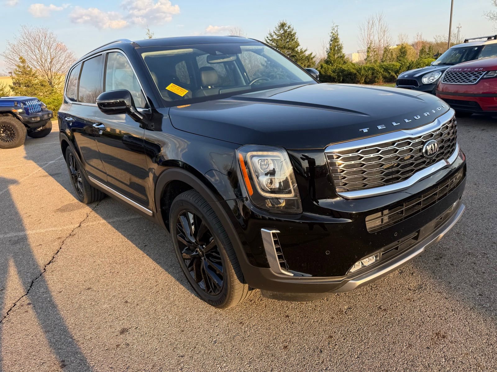 Used 2021 Kia Telluride SX w/ SX Prestige Package image 3