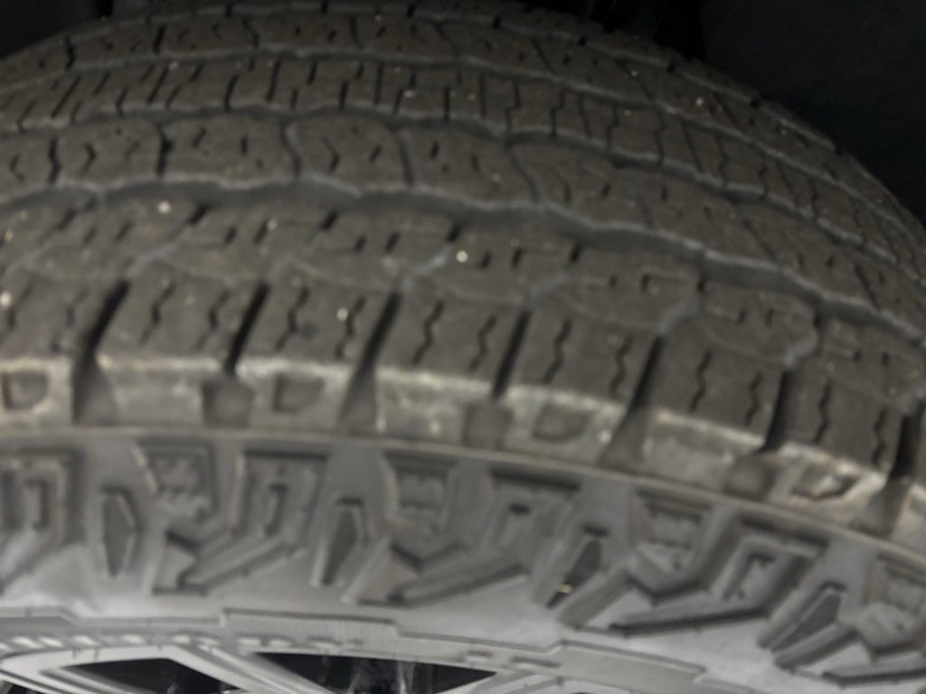 Used 2023 Chevrolet Colorado Trail Boss w/ Technology Package image 7