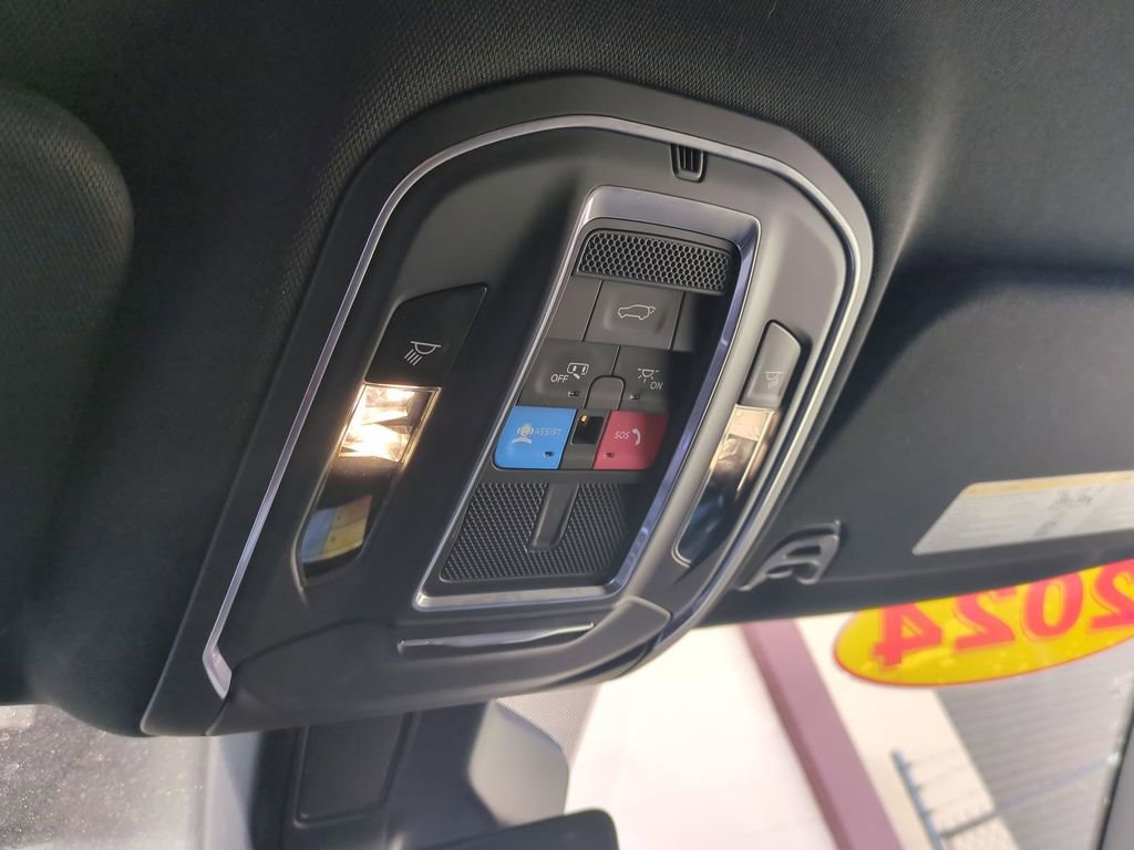 Used 2024 Jeep Wagoneer L Series III w/ Flexible Seating Group image 25