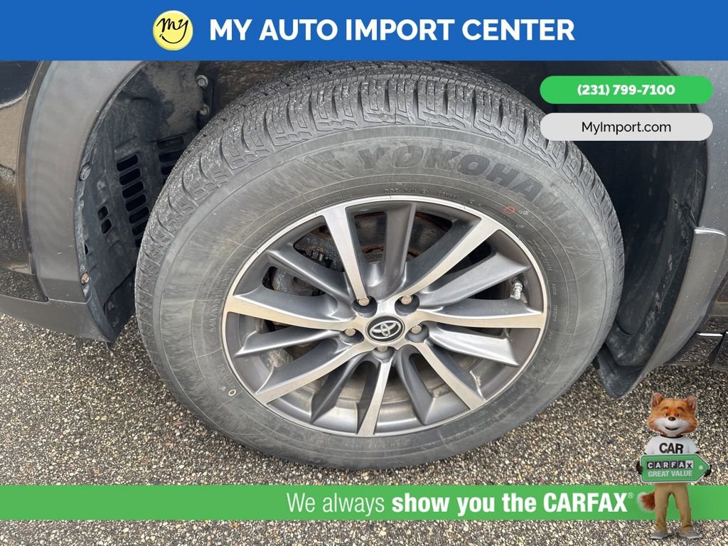 Used 2018 Toyota Highlander XLE AWD/4WD image 9