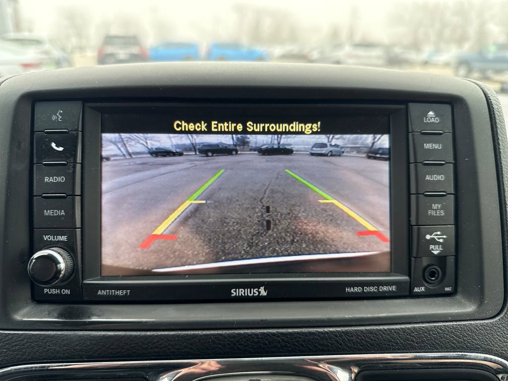 Used 2014 Chrysler Town & Country Touring image 19