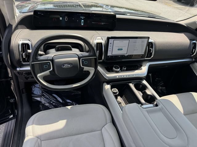Certified 2025 Ford Expedition Platinum w/ Driver's Package AWD/4WD image 21