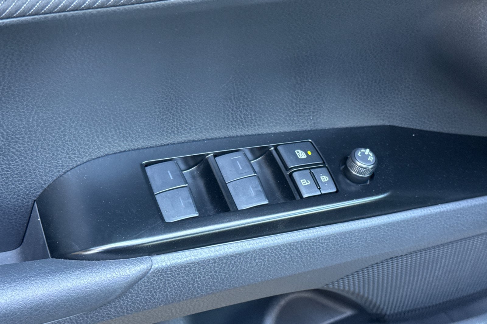 Used 2026 Toyota Camry Hybrid FWD image 15