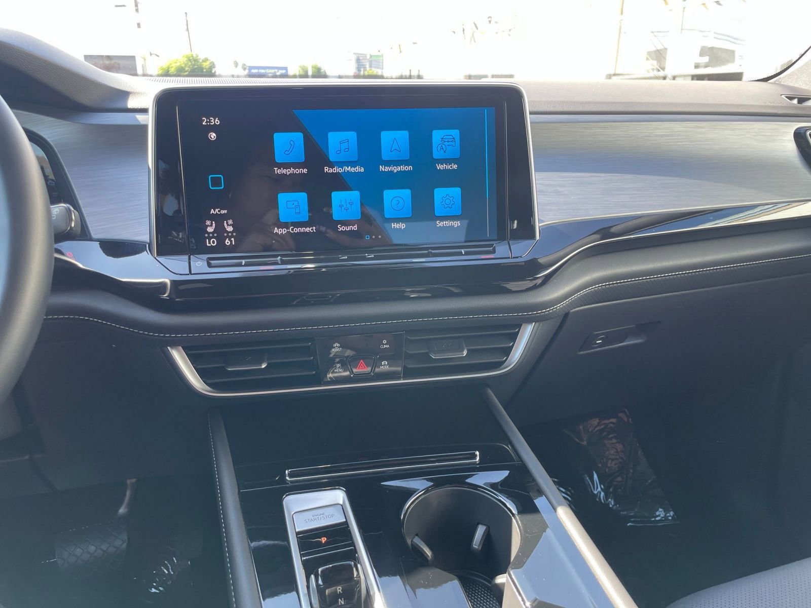 Used 2025 Volkswagen Atlas Cross Sport SE image 18