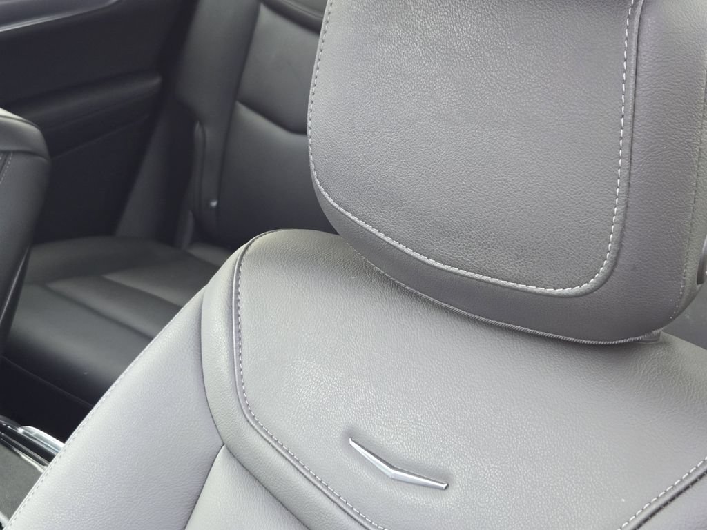 Used 2024 Cadillac XT6 Luxury w/ LPO, Floor Liner Package AWD/4WD image 10
