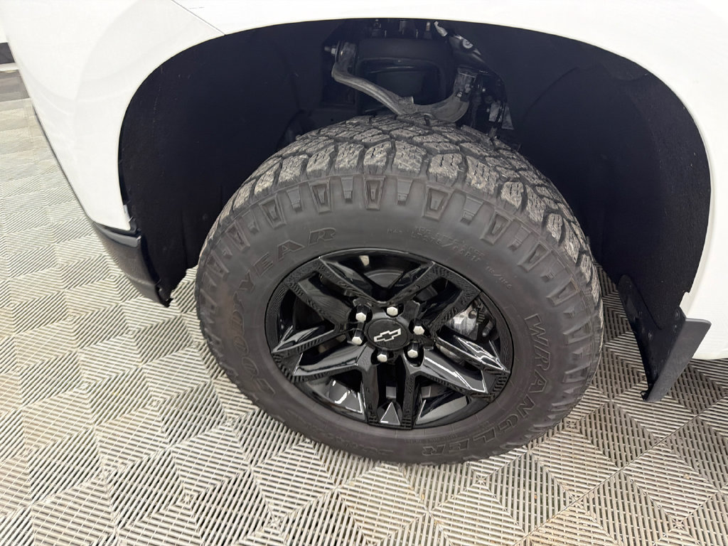 Used 2020 Chevrolet Silverado 1500 Custom Trail Boss w/ Custom Convenience Package AWD/4WD image 11