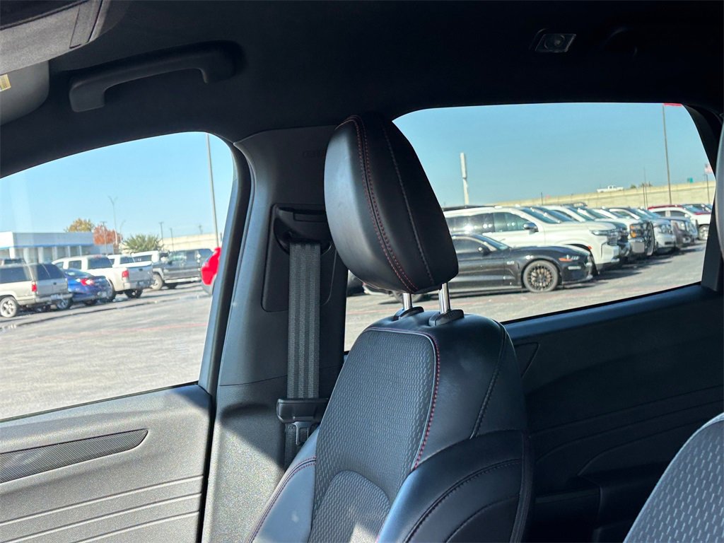 Used 2025 Ford Escape ST-Line image 14