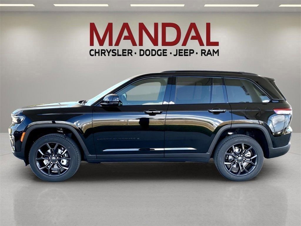 New 2025 Jeep Grand Cherokee Limited w/ Trailer Tow Package image 9