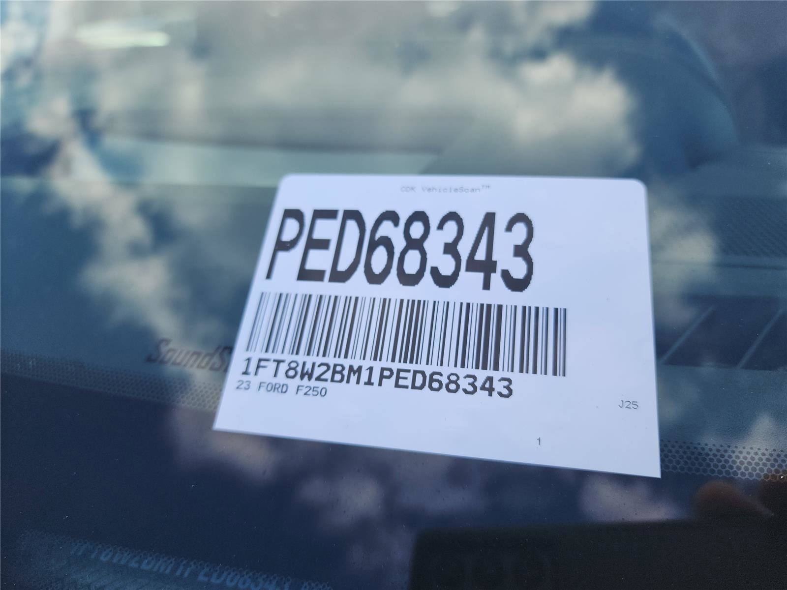 Used 2023 Ford F250 Platinum w/ Tremor Off-Road Package image 12