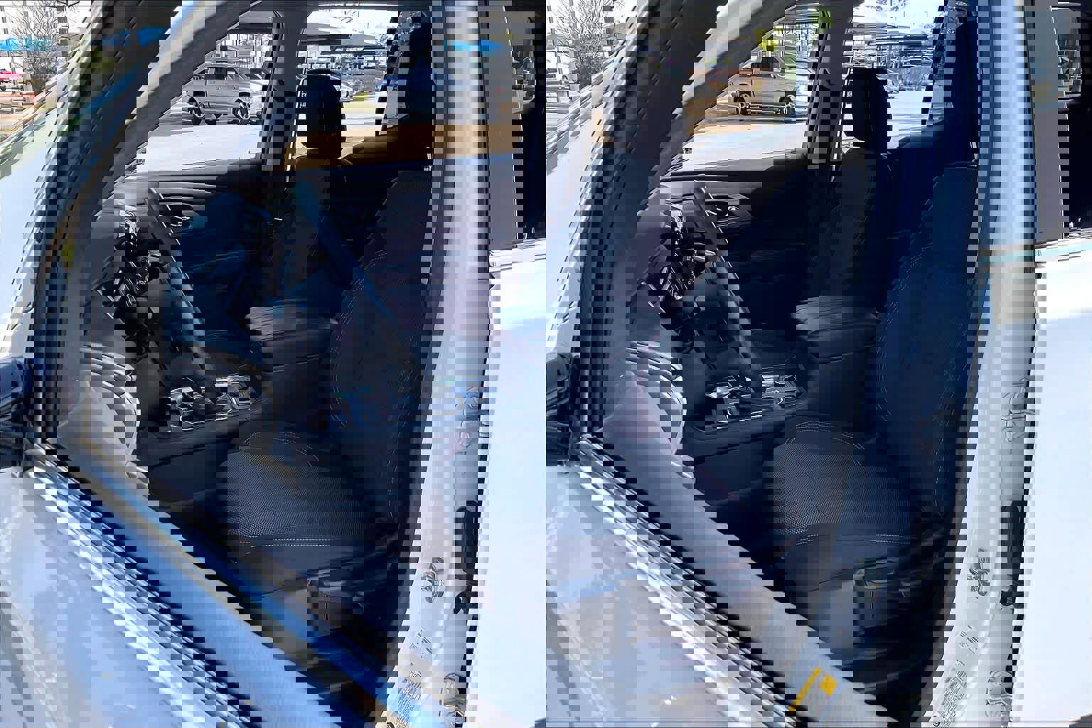 Used 2020 Chevrolet Traverse LS image 8