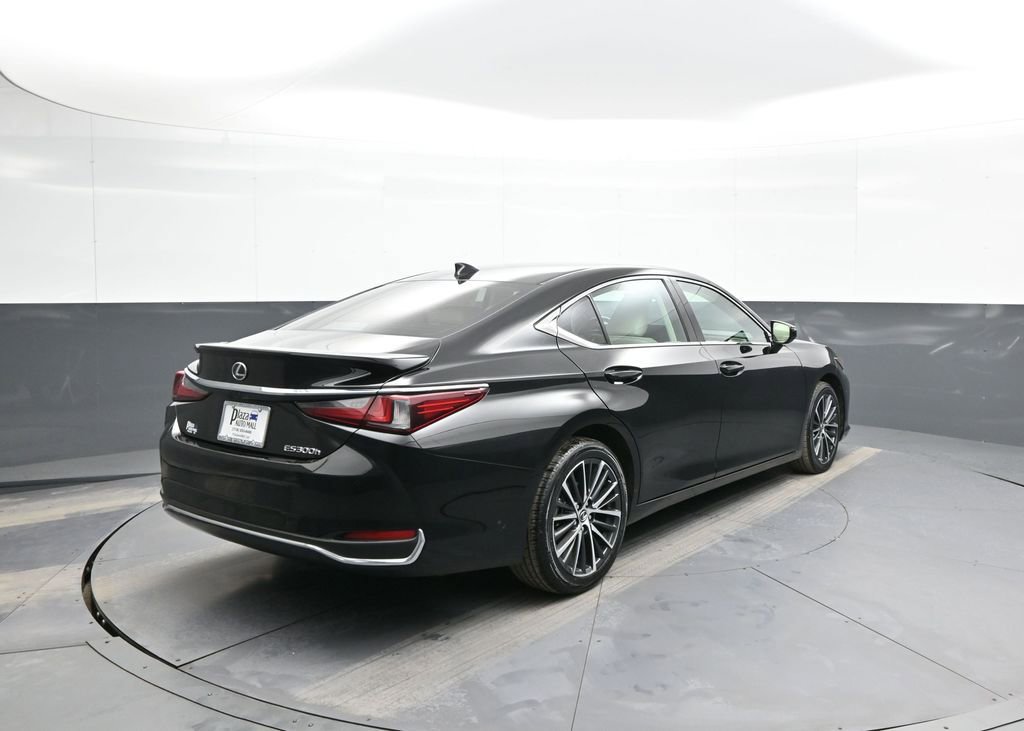 Used 2024 Lexus ES 300h w/ Premium Package FWD image 6