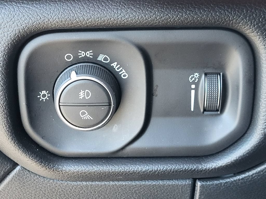 Used 2025 RAM 2500 Big Horn AWD/4WD image 25