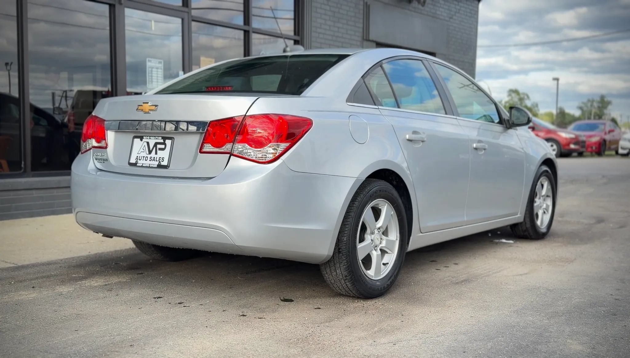 Used 2016 Chevrolet Cruze LT FWD image 2