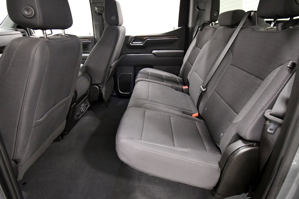Used 2023 Chevrolet Silverado 1500 LT AWD/4WD image 15