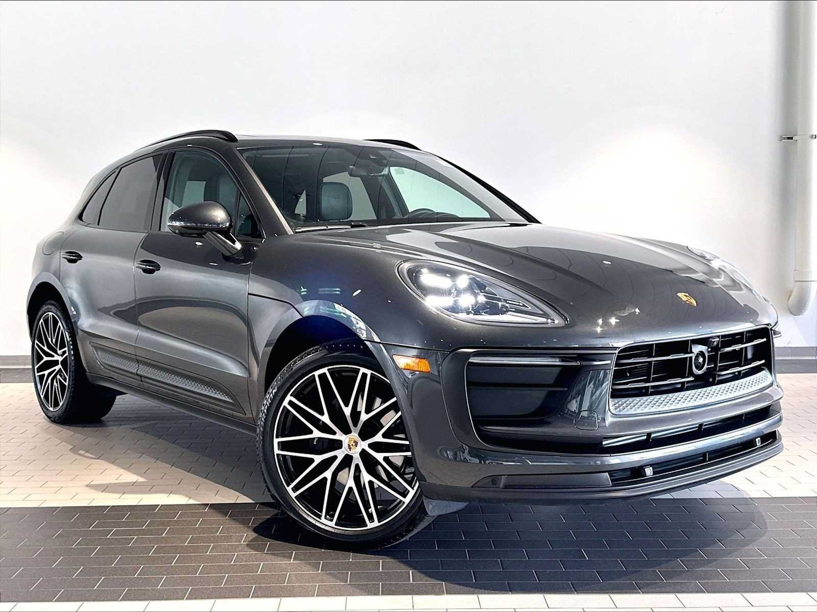 Used 2026 Porsche Macan AWD/4WD image 13
