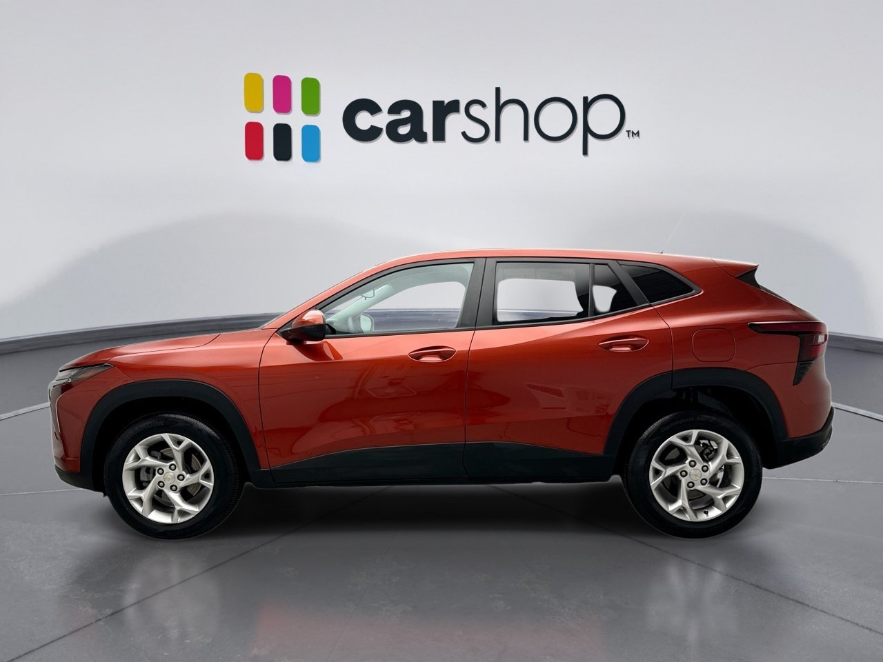 Used 2024 Chevrolet Trax LS w/ LS Convenience Package FWD image 2