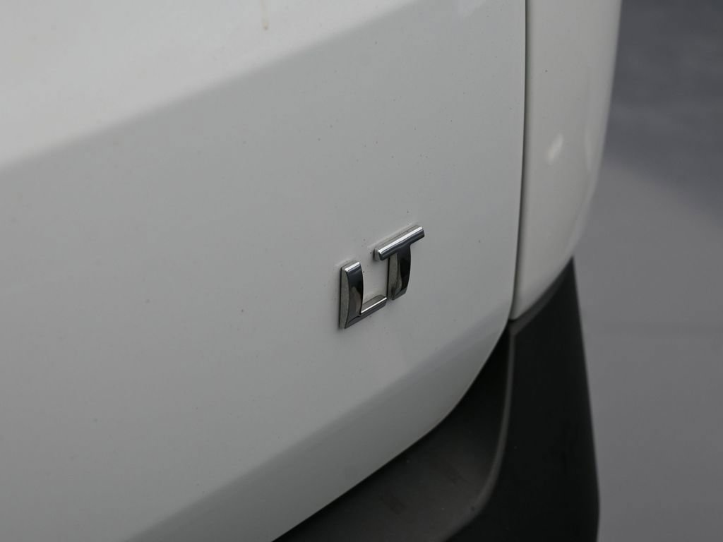 Used 2023 Chevrolet Traverse LT image 35