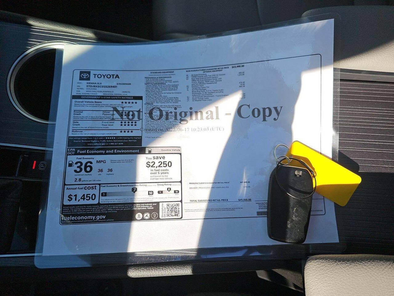 Used 2025 Toyota Sienna XLE w/ XLE Plus Package FWD image 7