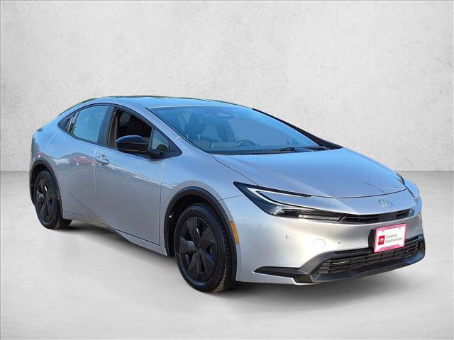 Certified 2025 Toyota Prius LE FWD image 3