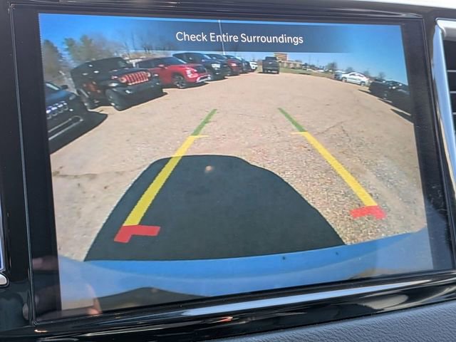 Used 2024 Chrysler Pacifica Touring-L image 24